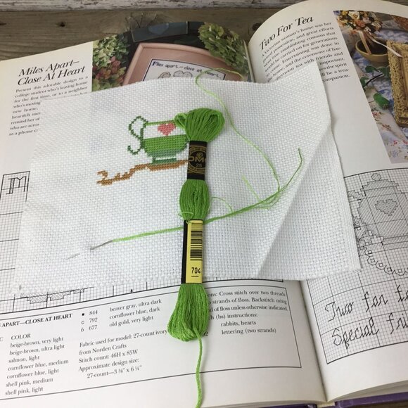 Quick & Easy Cross Stitch Gifts Hardcover Book 1991 - Picture 7 of 7